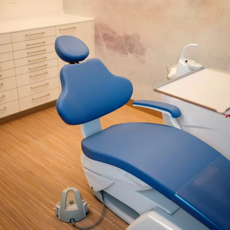 Zahnarzt Ennetbürgen und Buochs mit neuer, moderner Zahnarztpraxis | Zahnmedizin Ennetbürgen Zahnarzt Ennetbürgen und Buochs mit neuer, moderner Zahnarztpraxis | Zahnmedizin Ennetbürgen